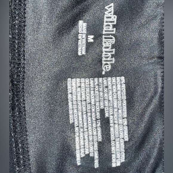 4 Pairs of leggings 1 athletic shirt with built in bra - Picture 6 of 15